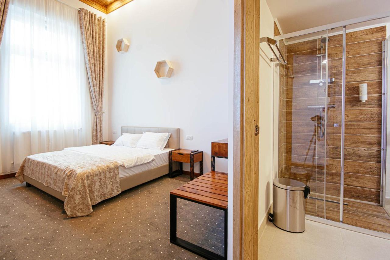 Buchenland Hotel Câmpulung Moldovenesc Extérieur photo