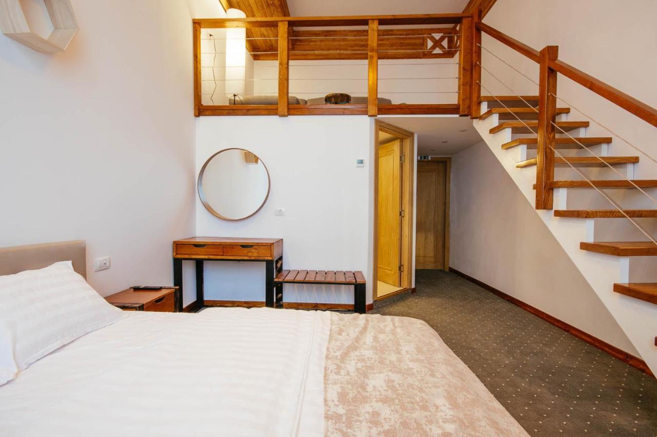 Buchenland Hotel Câmpulung Moldovenesc Extérieur photo