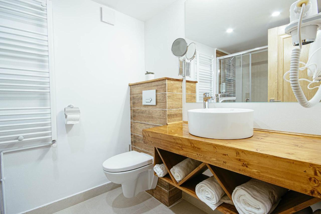 Buchenland Hotel Câmpulung Moldovenesc Extérieur photo