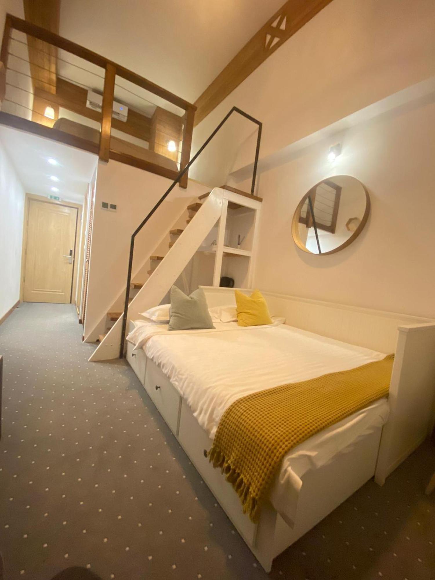 Buchenland Hotel Câmpulung Moldovenesc Extérieur photo